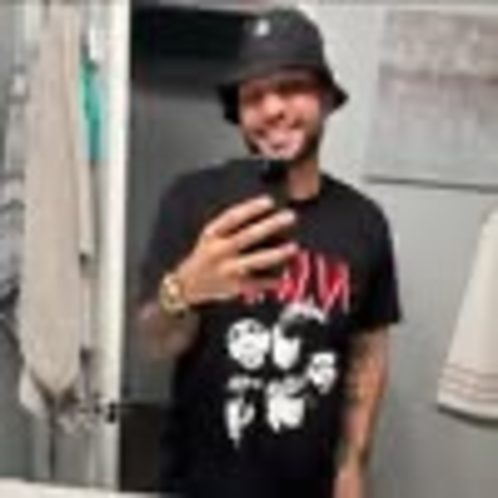 Meet your Posher, Alex